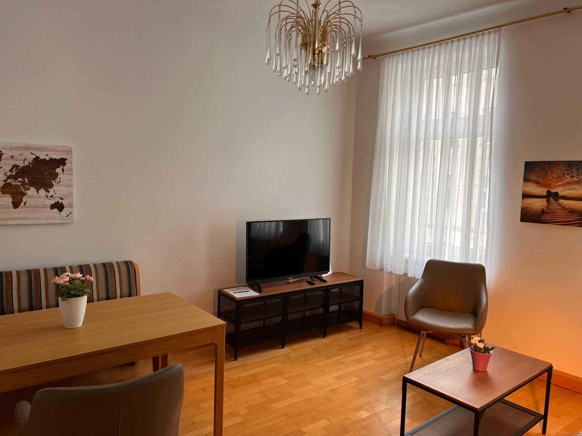 Studio & Apartments Near Reumannplatz Wenen Buitenkant foto